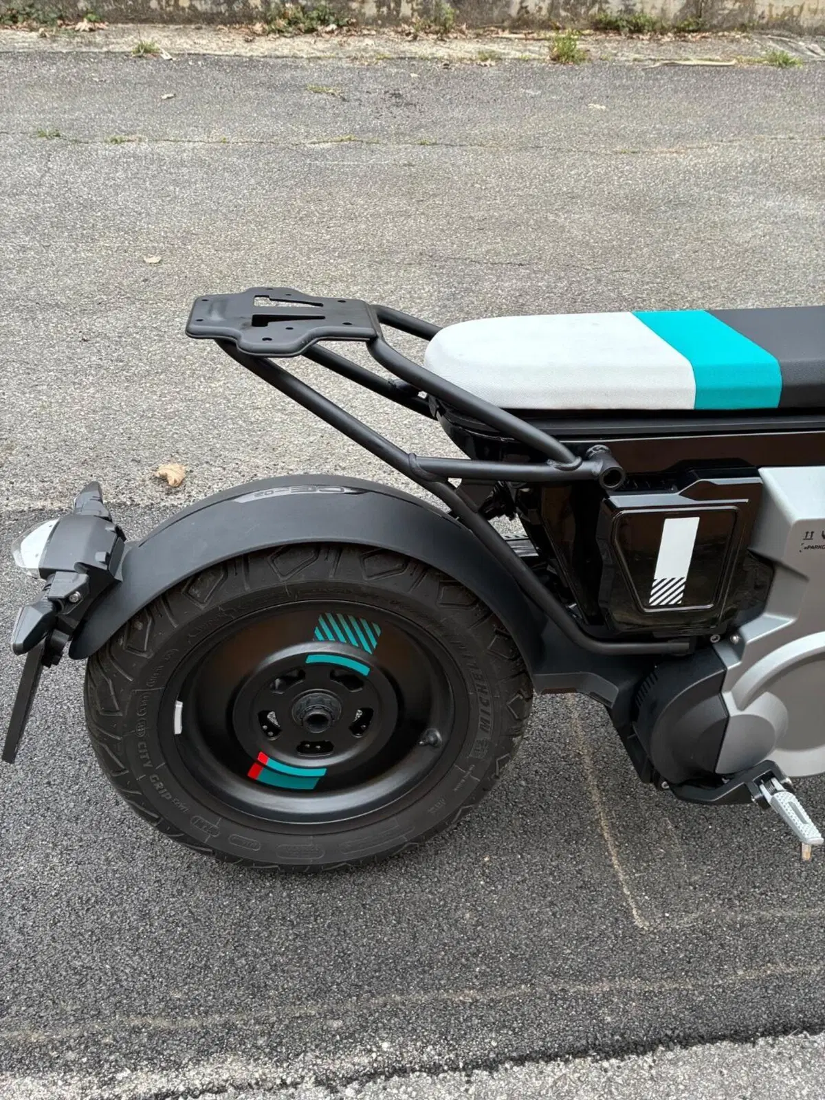 Bmw CE 02 (2024 - 26) (4)