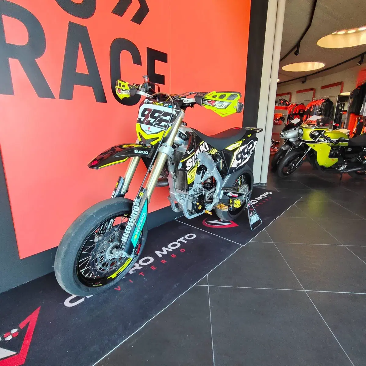 Suzuki RM 450 Z (2008 - 11) (9)