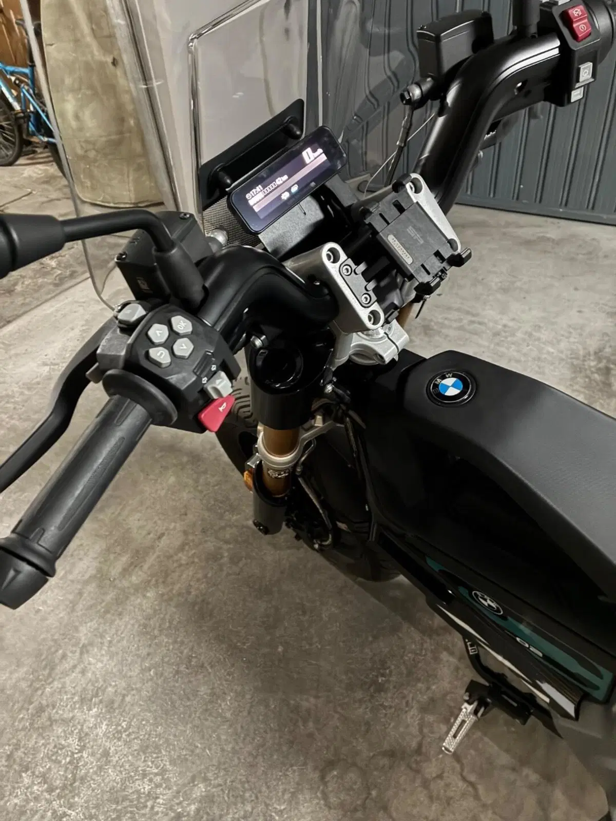 Bmw CE 02 (2024 - 26) (3)