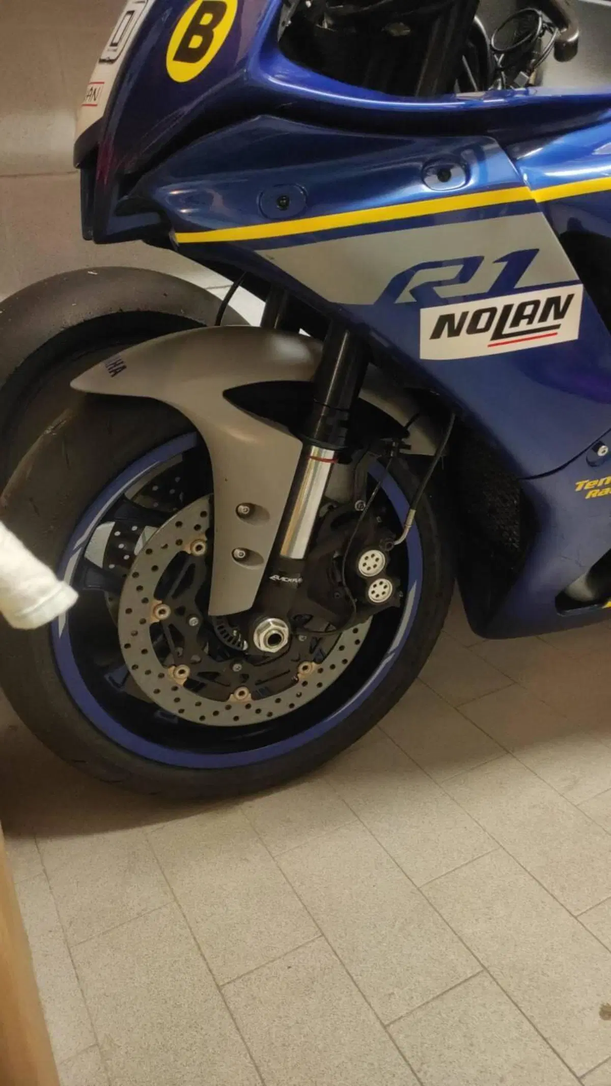 Yamaha YZF R1 (2020 - 25) (6)