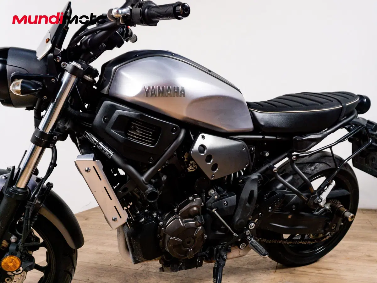 Yamaha XSR 700 (2021) (8)