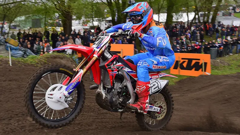 MXGP. Paulin e Herlings vincono Gara 1 sulla pista del Gran Premio d'Europa