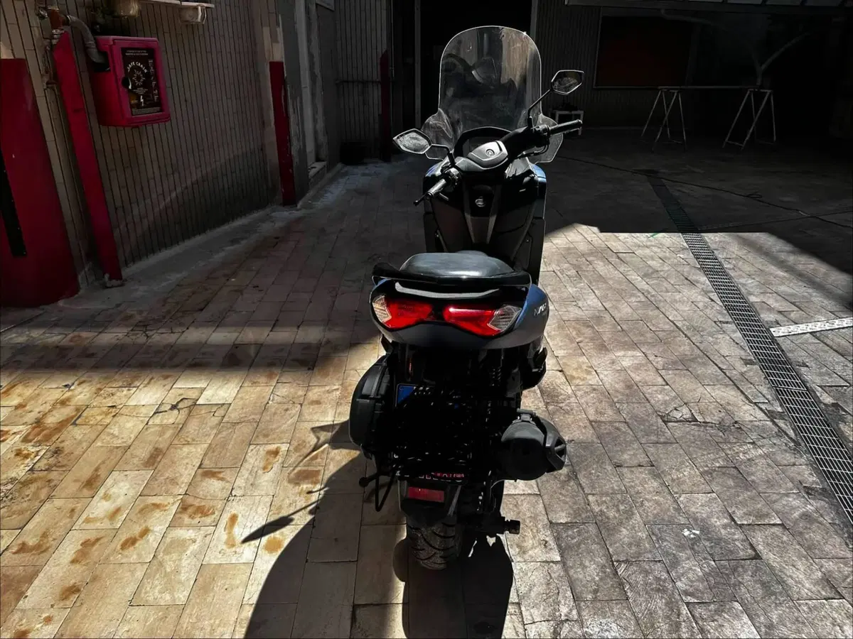 Yamaha N-Max 155 (2022 - 25) (4)