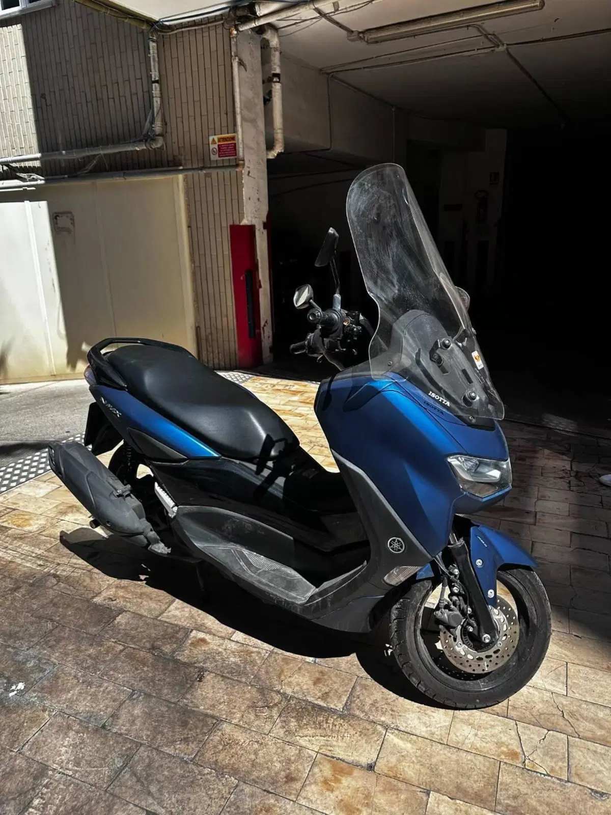 Yamaha N-Max 155 (2022 - 25) (6)
