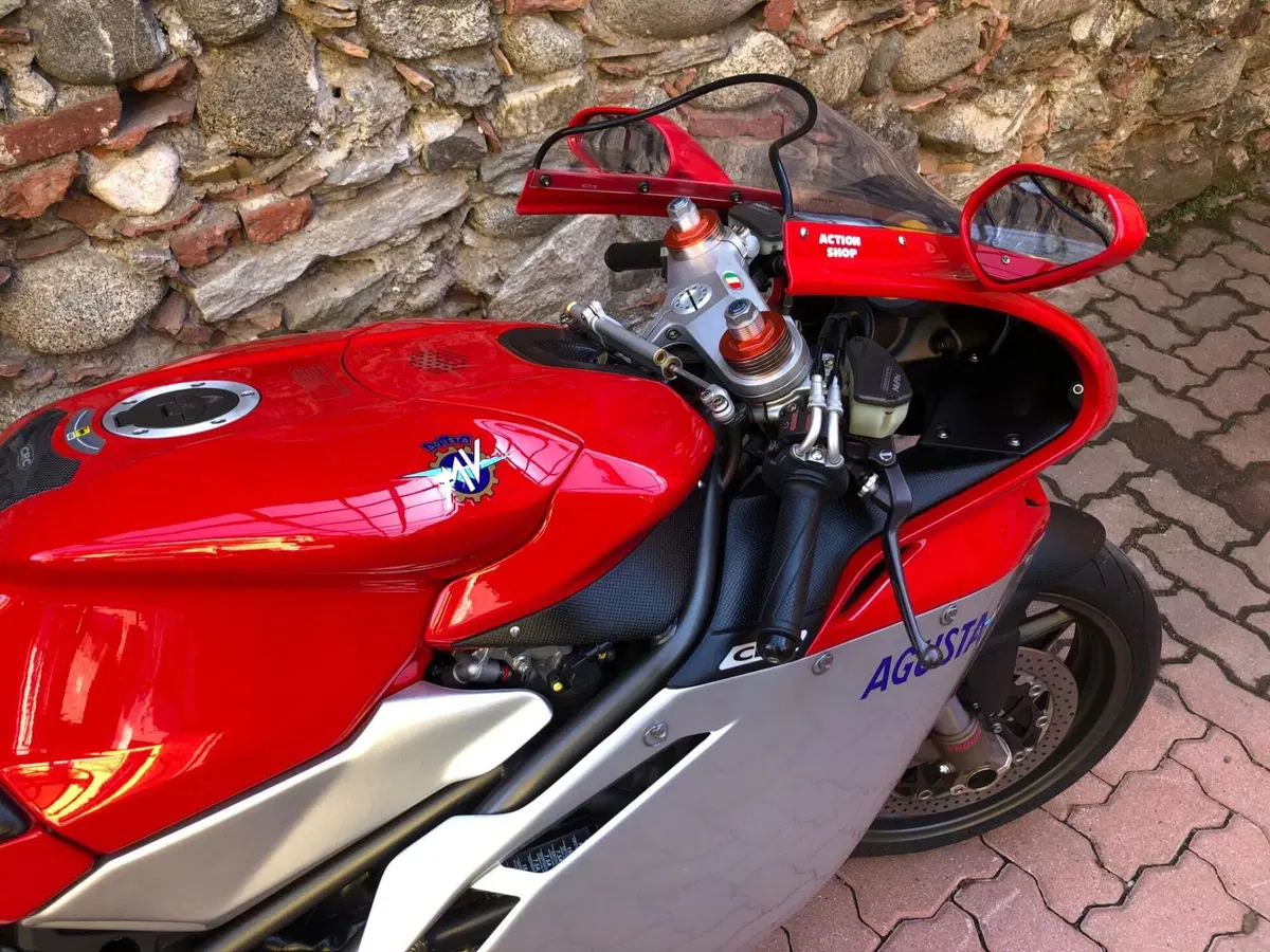 MV Agusta F4 750 S 1+1 (2000 - 02) (2)