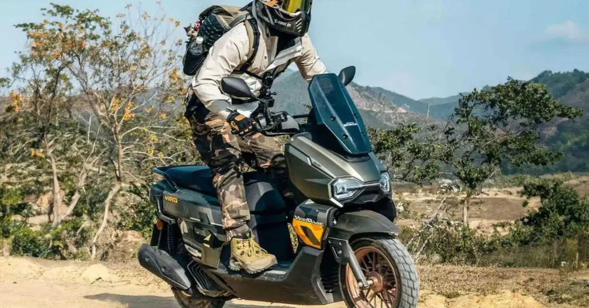 Honda Hoo Ride 125. Fa il verso all'Africona, ma &egrave; solo per la Cina