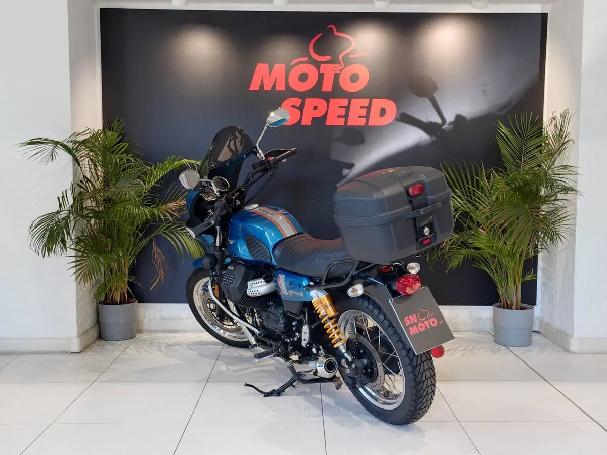 Moto Guzzi V7 III Special (2017 - 20) (6)