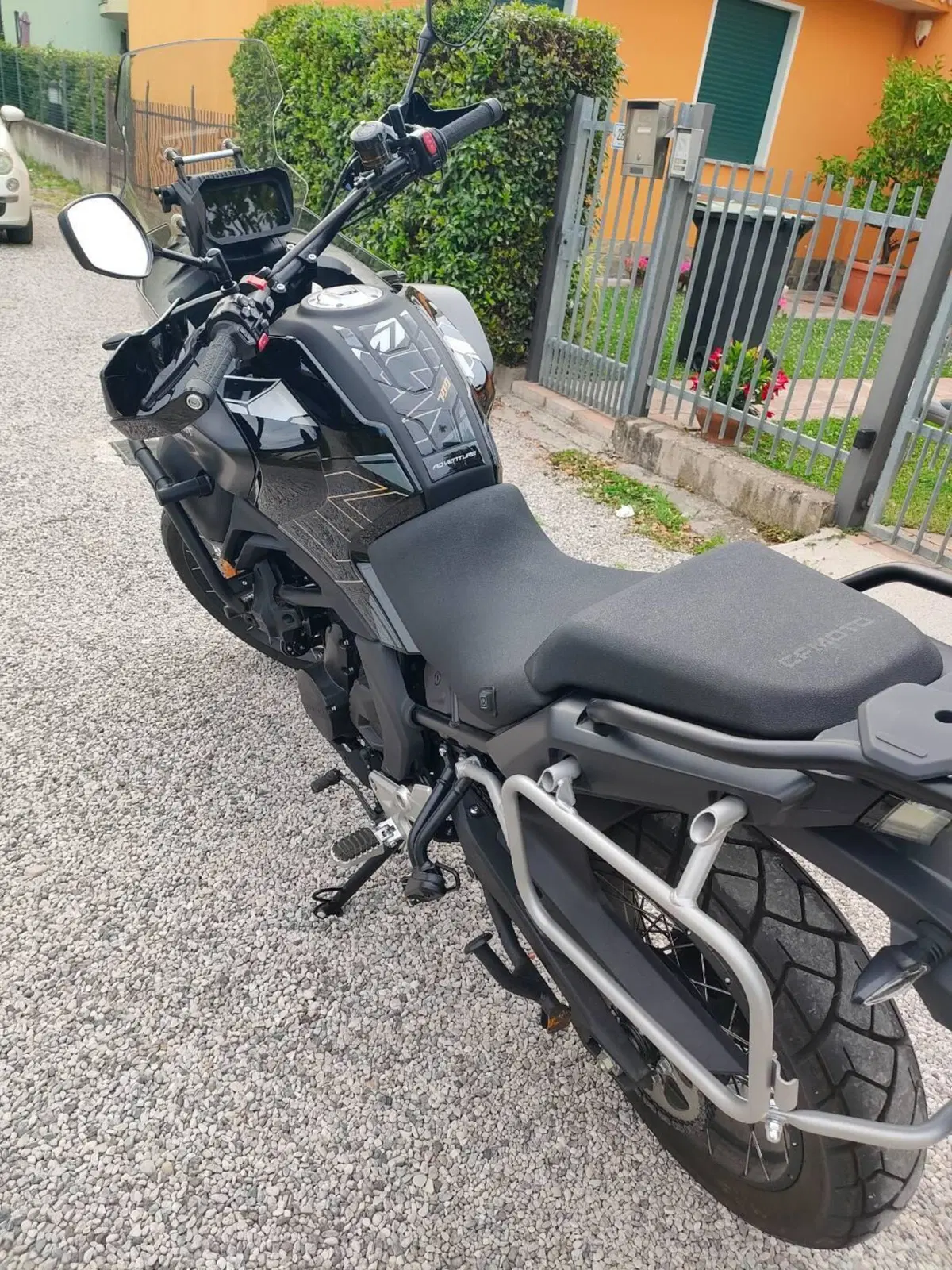 CFMOTO 700MT Adventure (2025 - 26)