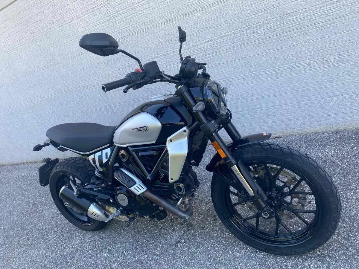 Ducati Scrambler 800 Icon (2023 - 24) (2)
