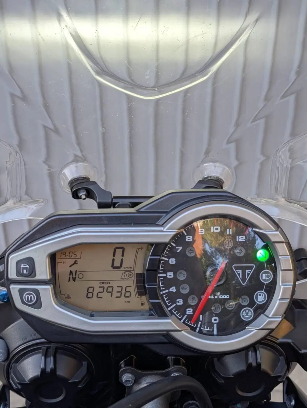 Triumph Tiger 800 XRx (2015 - 17) (3)