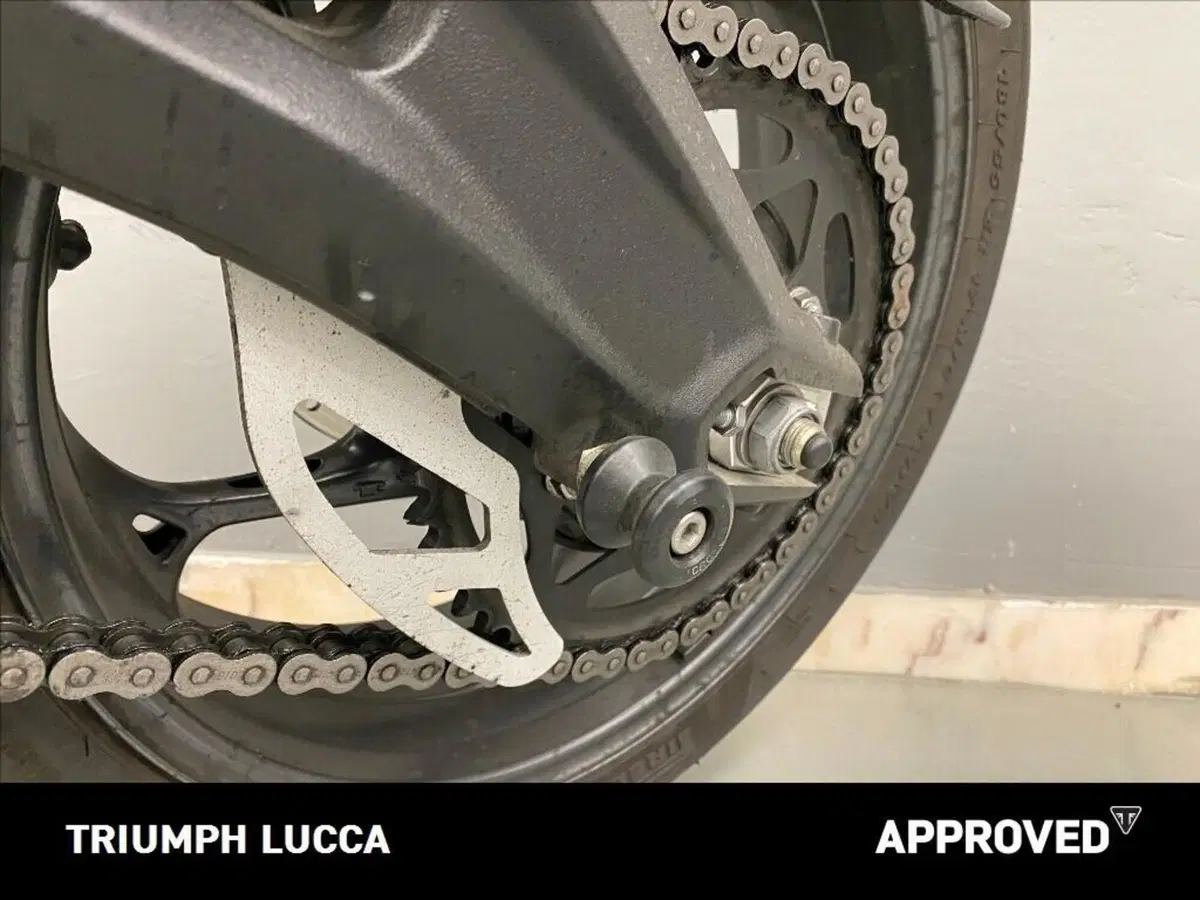 Triumph Street Triple 765 RS (2023 - 26) (11)