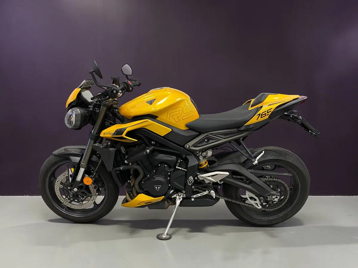 Triumph Street Triple 765 RS (2023 - 26) (2)