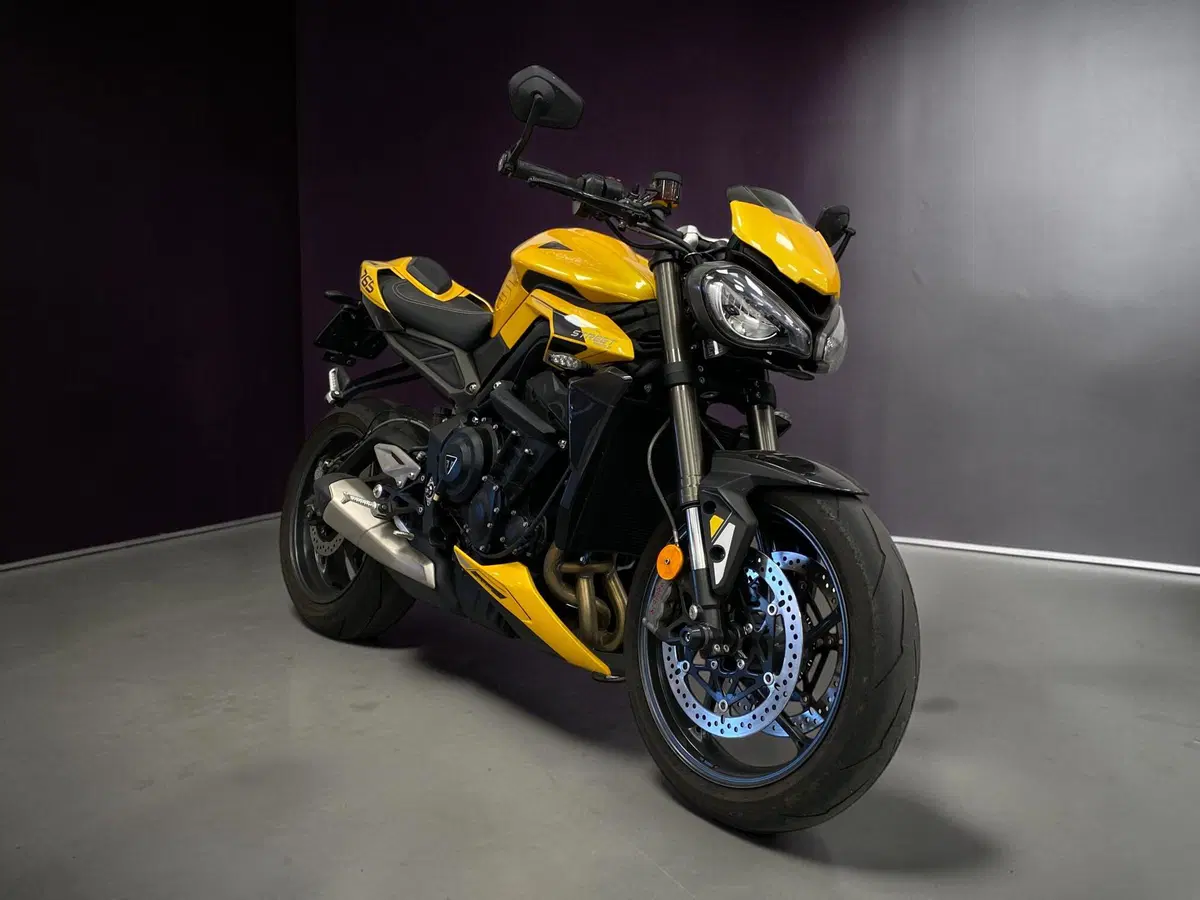 Triumph Street Triple 765 RS (2023 - 26) (4)