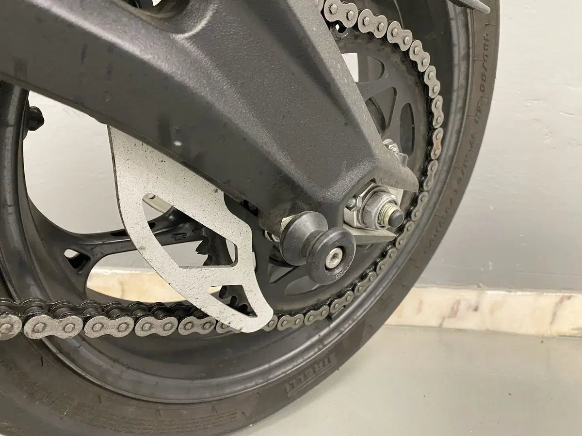 Triumph Street Triple 765 RS (2023 - 26) (9)