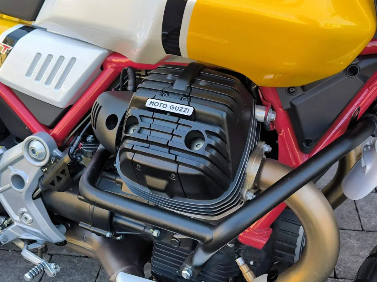 Moto Guzzi V85 TT (2019 - 20) (3)