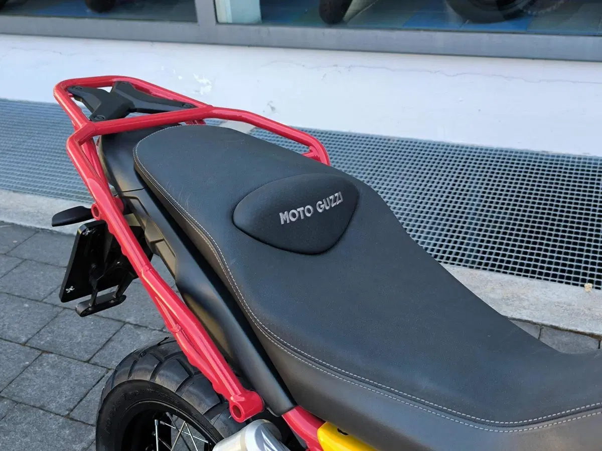 Moto Guzzi V85 TT (2019 - 20) (5)