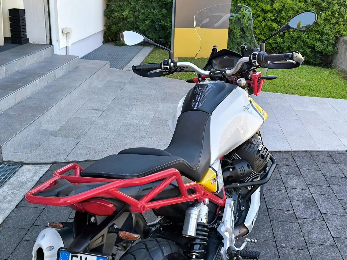 Moto Guzzi V85 TT (2019 - 20) (6)