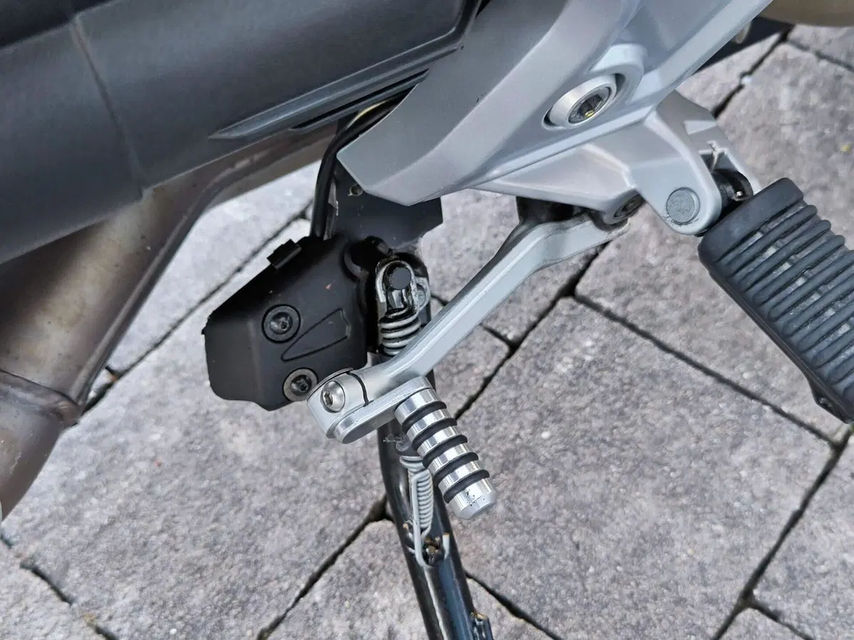 Moto Guzzi V85 TT (2019 - 20) (8)