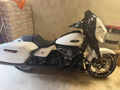 Harley-Davidson Street Glide (2024 - 26) usata