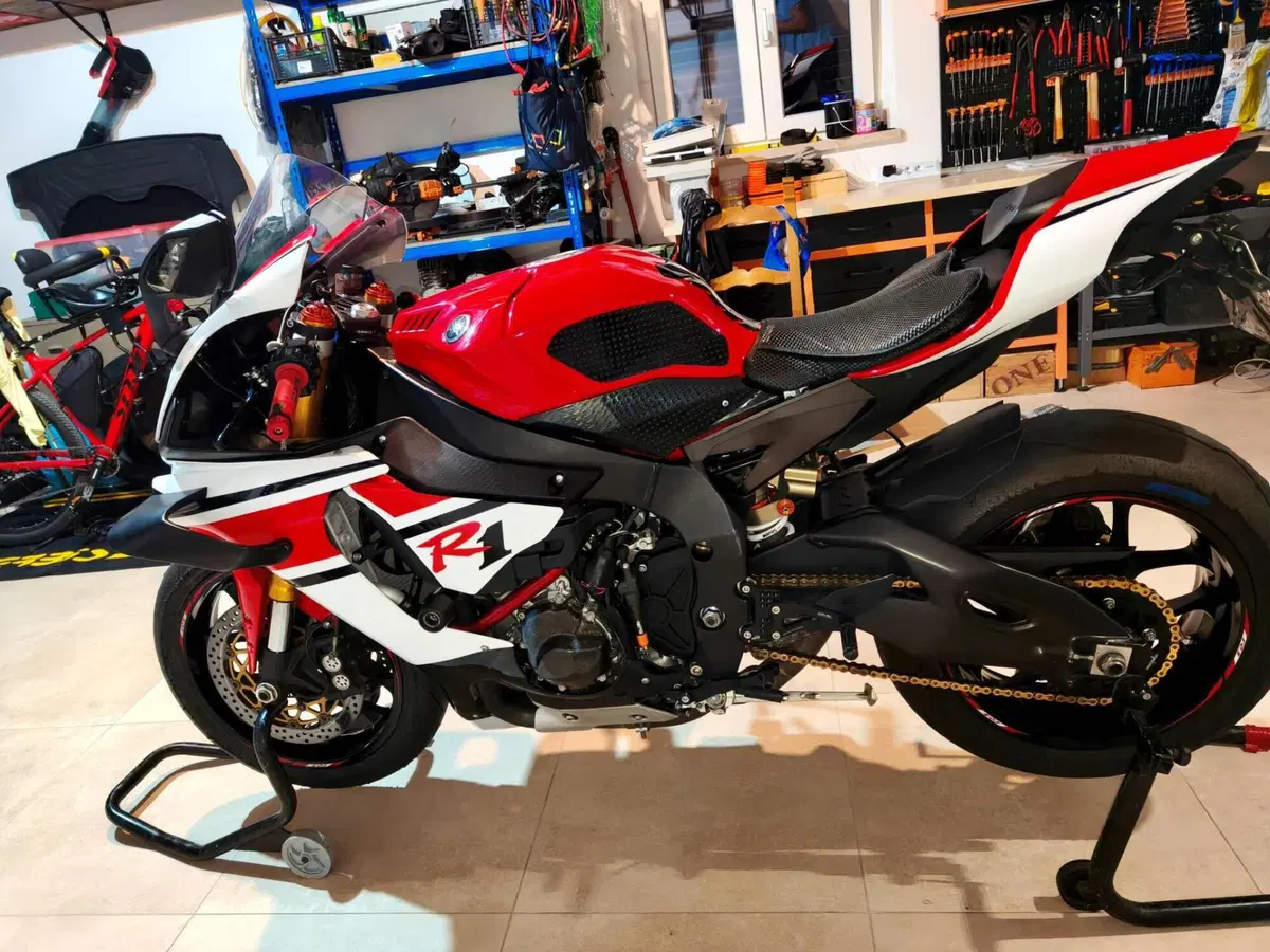 Yamaha YZF R1 (2015 - 16) (3)