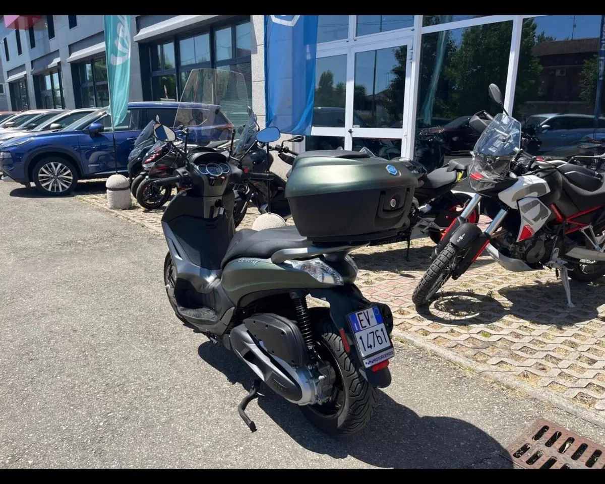 Piaggio Beverly 350 SportTouring ie ABS (2011 - 17) (7)