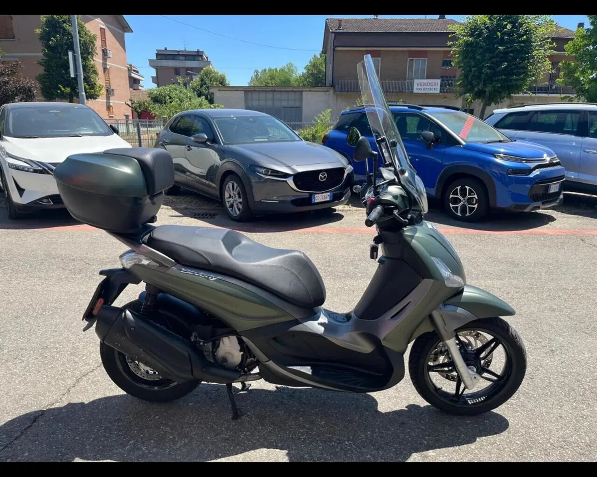 Piaggio Beverly 350 SportTouring ie ABS (2011 - 17) (4)