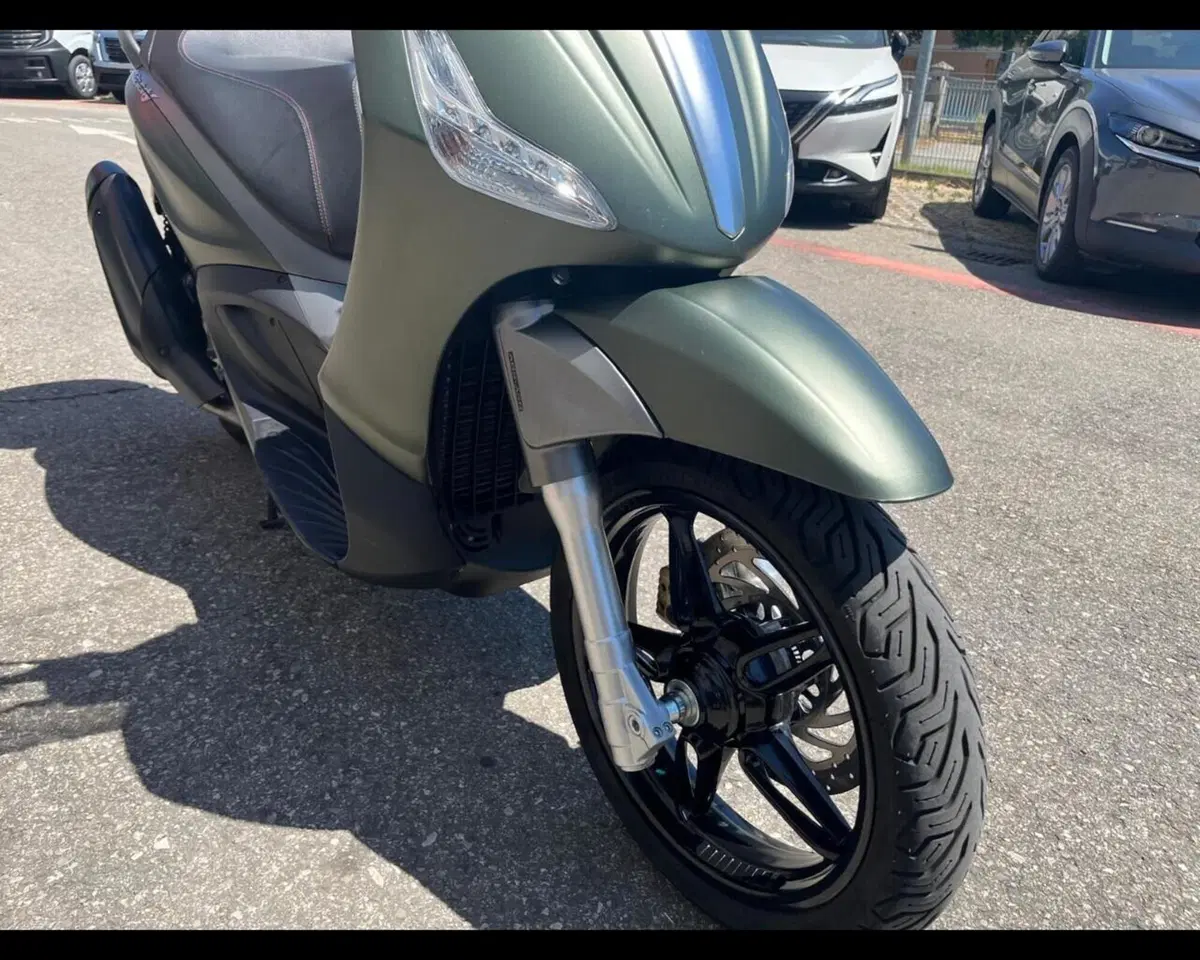 Piaggio Beverly 350 SportTouring ie ABS (2011 - 17) (10)