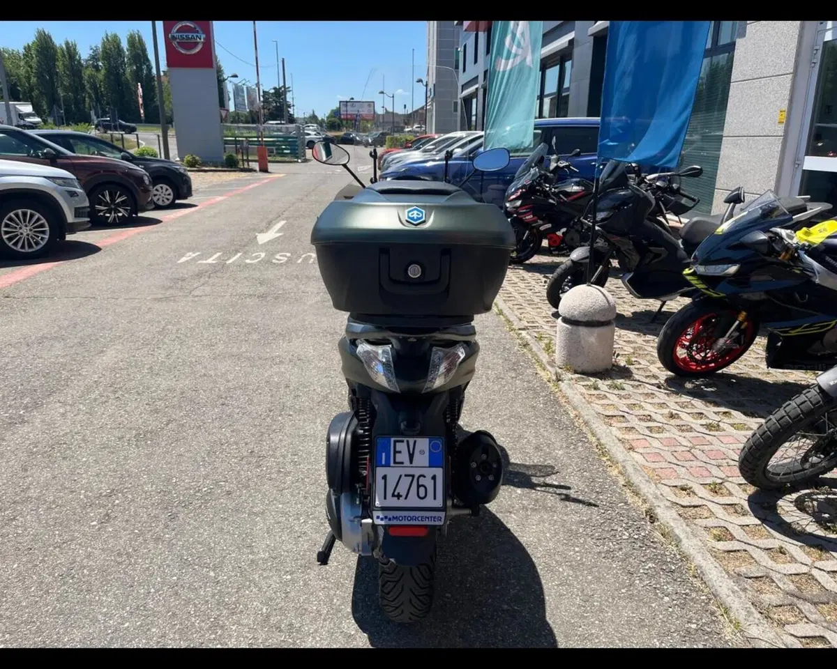 Piaggio Beverly 350 SportTouring ie ABS (2011 - 17) (6)