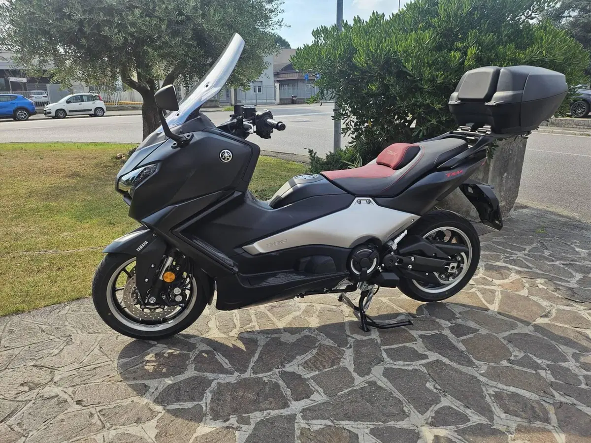 Yamaha T-Max 560 25th Anniversary (2026)