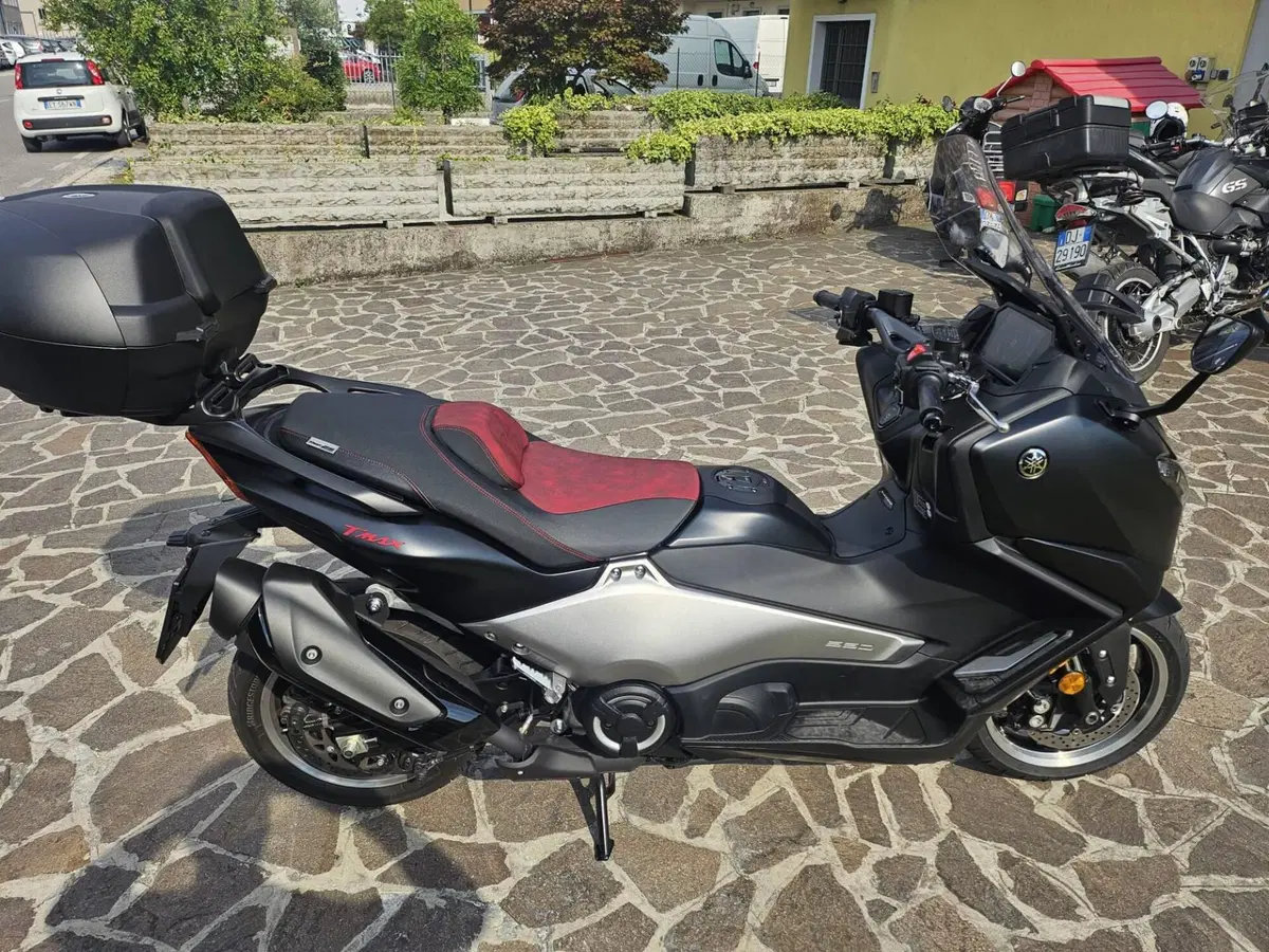 Yamaha T-Max 560 25th Anniversary (2026) (7)