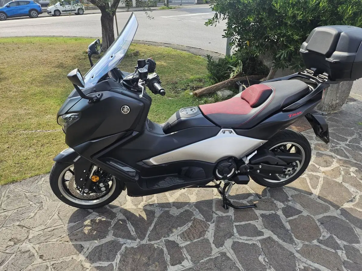 Yamaha T-Max 560 25th Anniversary (2026) (8)
