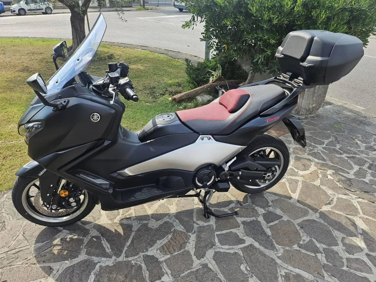 Yamaha T-Max 560 25th Anniversary (2026) (9)