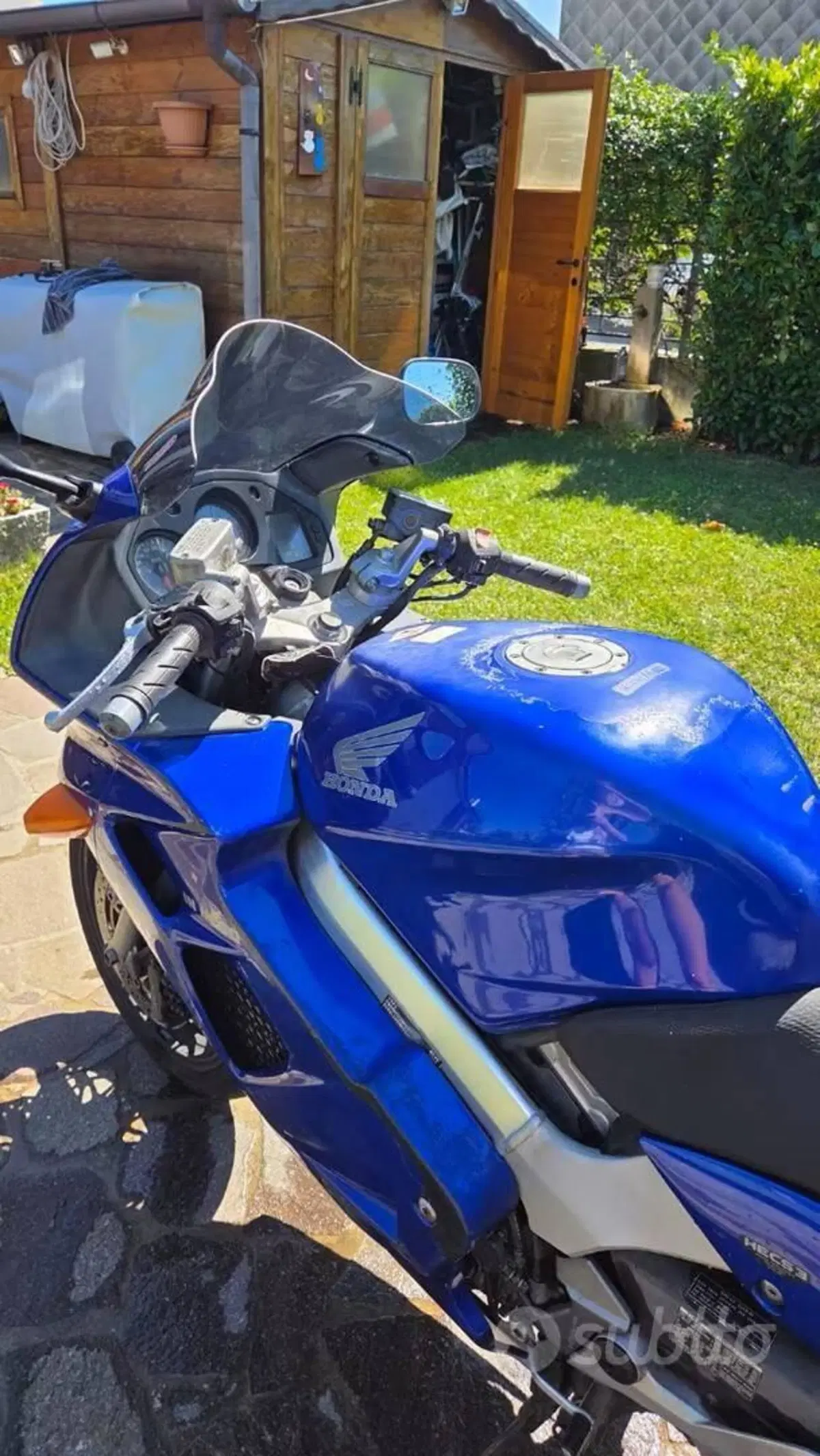 Honda VFR 800 (1998 - 01) (6)