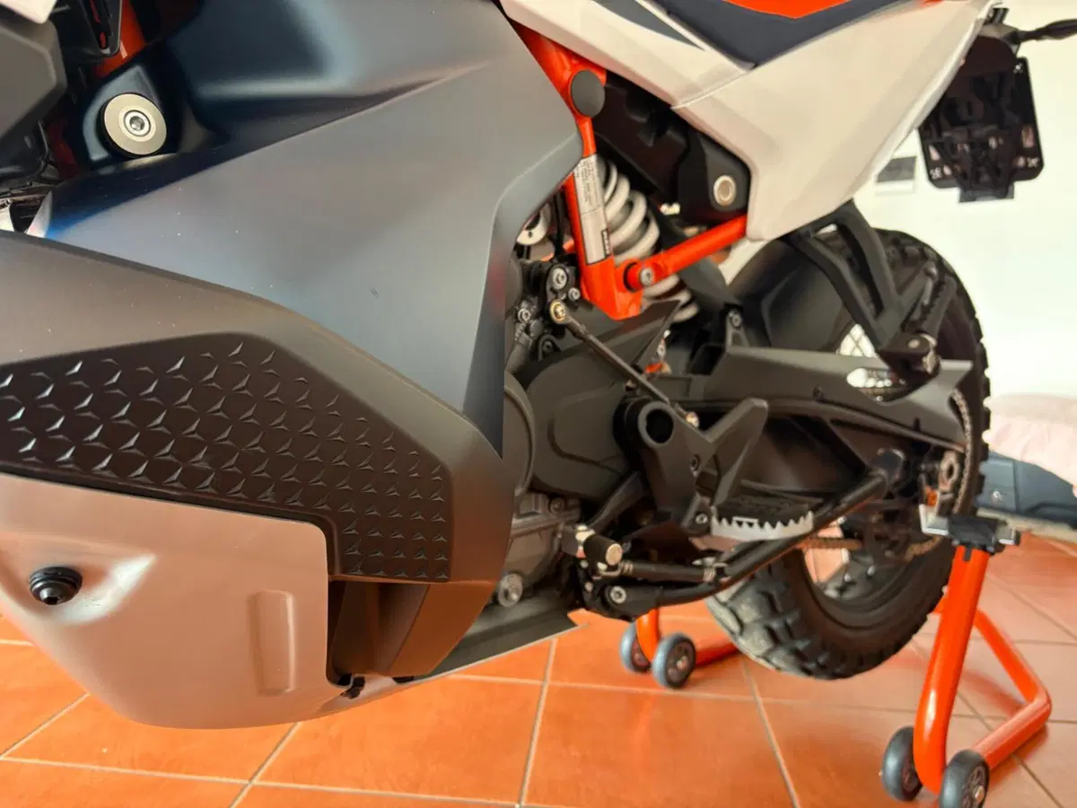 KTM 890 Adventure R (2025 - 26) (4)