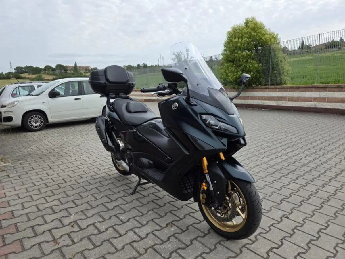 Yamaha T-Max 560 (2022 - 24) (2)