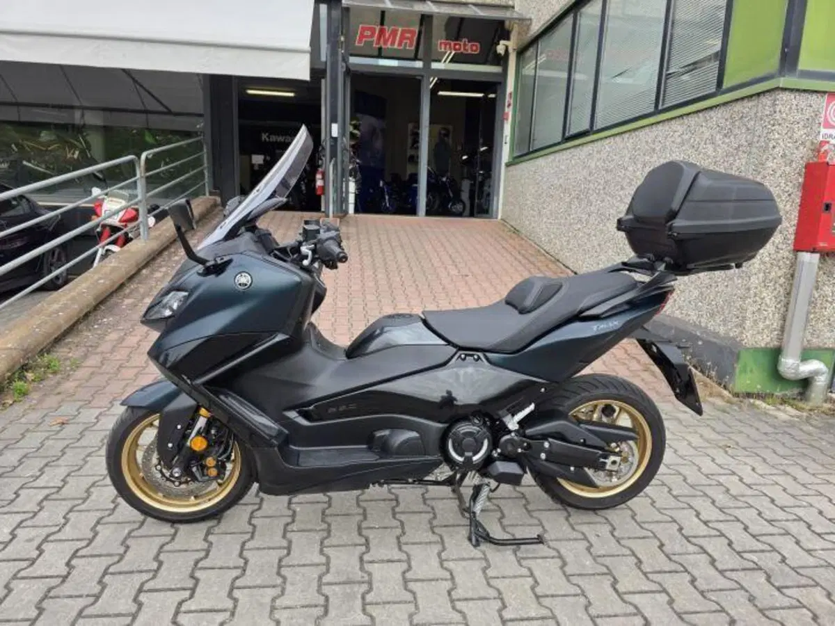 Yamaha T-Max 560 (2022 - 24) (4)