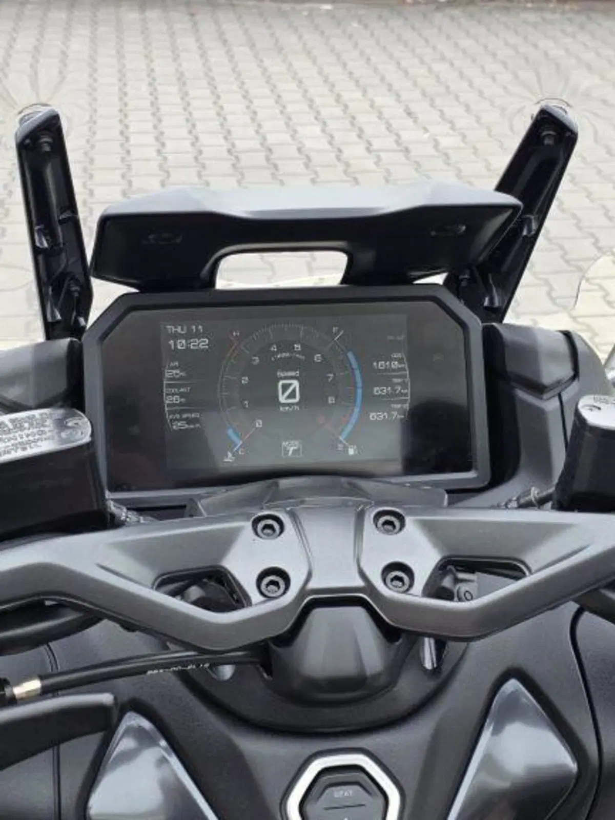 Yamaha T-Max 560 (2022 - 24) (7)