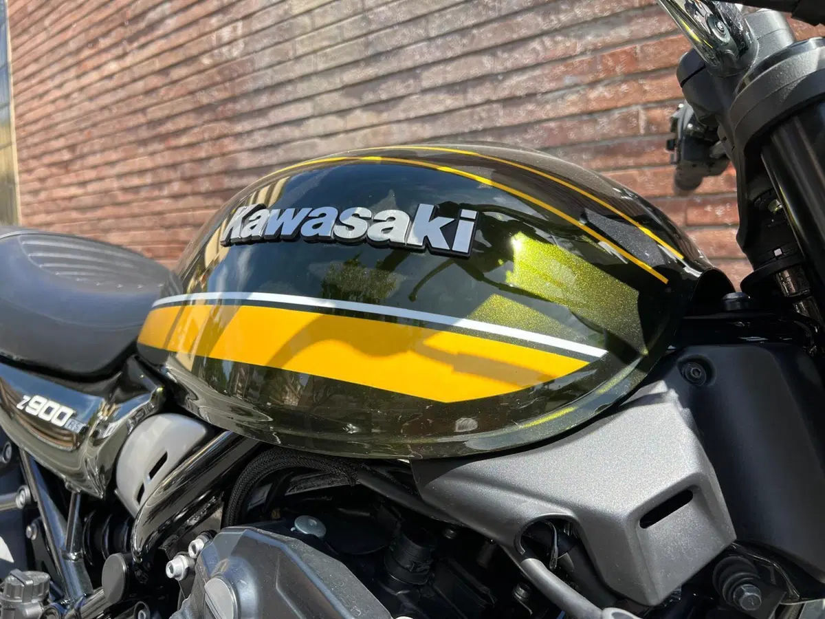 Kawasaki Z 900 RS (2021) (4)