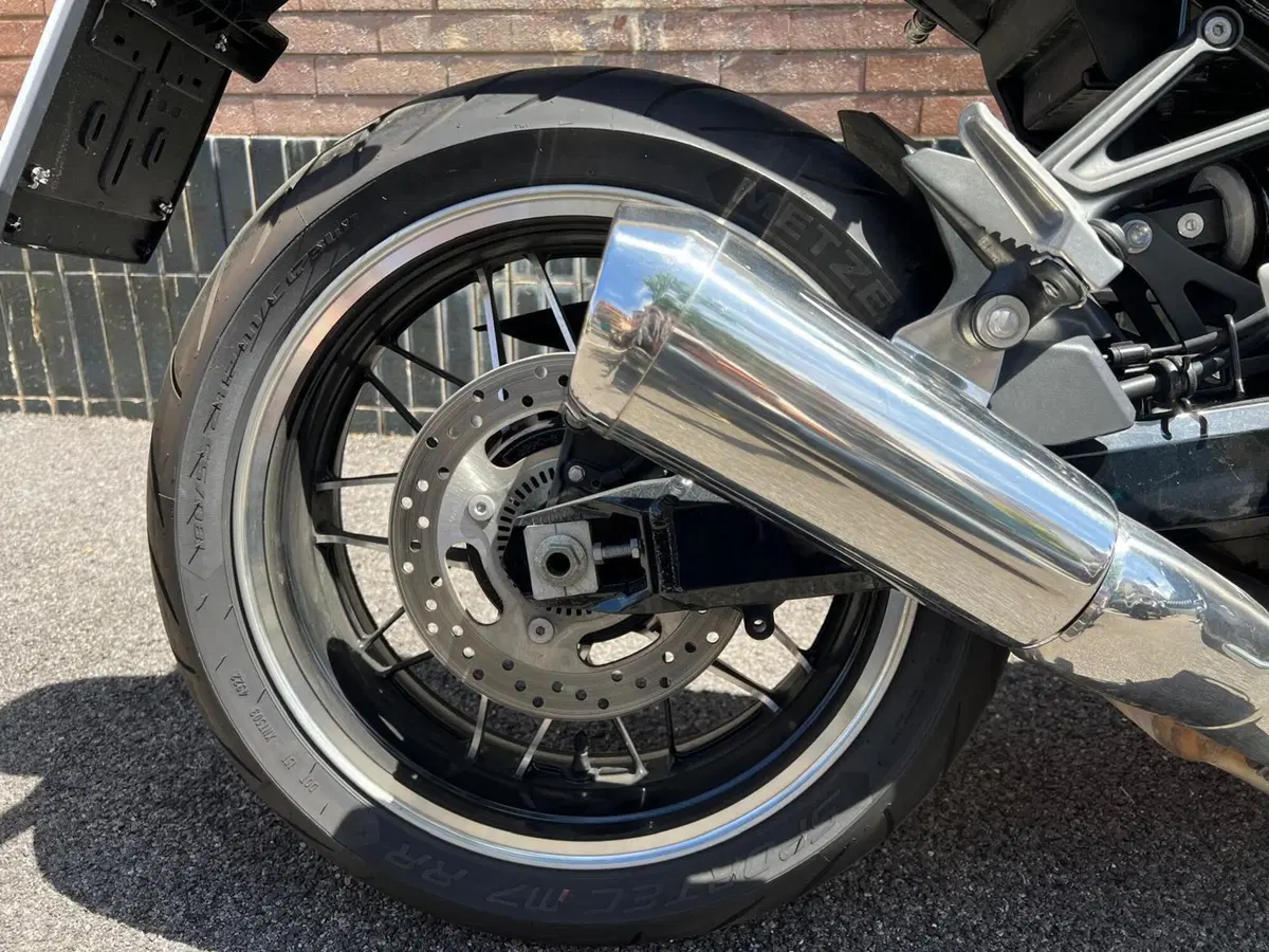 Kawasaki Z 900 RS (2021) (12)