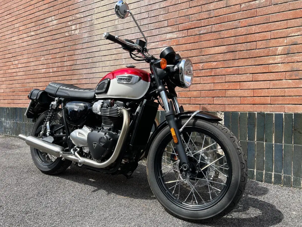 Triumph Bonneville T100 (2021 - 25) (4)