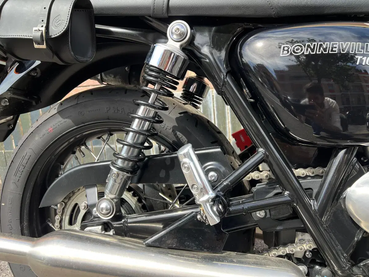 Triumph Bonneville T100 (2021 - 25) (10)