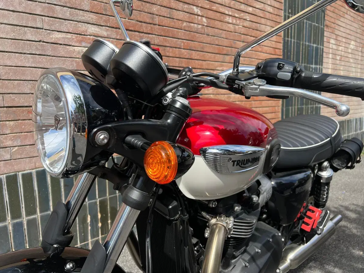 Triumph Bonneville T100 (2021 - 25) (12)