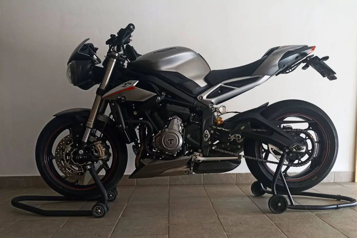 Triumph Street Triple RS (2017 - 19) (2)