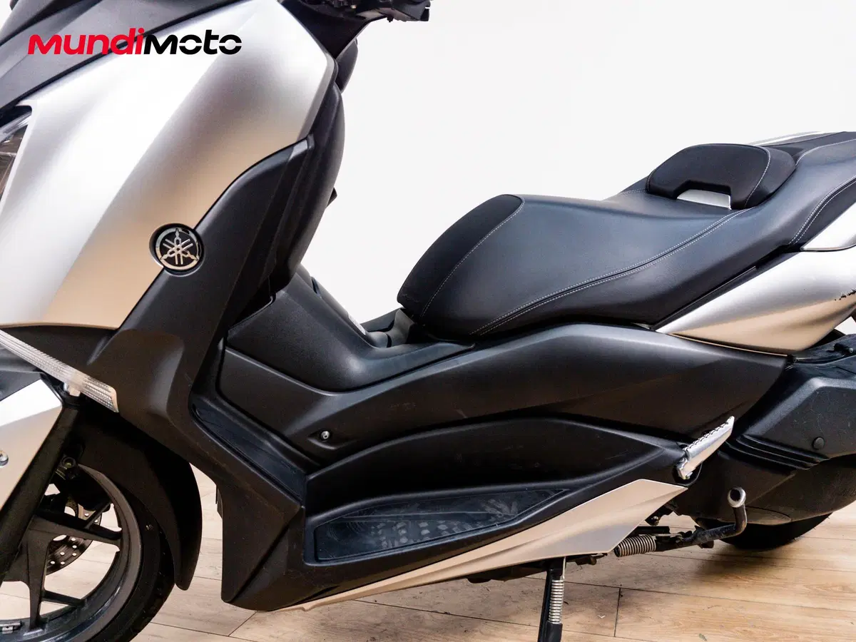 Yamaha X-Max 300 ABS (2017 - 20) (9)