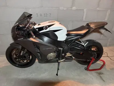 Honda CBR 1000 RR Fireblade (2008 - 11) usata