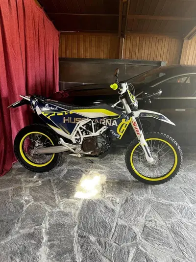 Husqvarna 701 Enduro (2016) usata