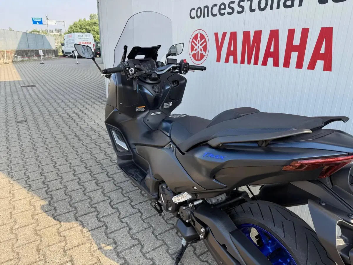 Yamaha T-Max 560 (2022 - 24) (5)