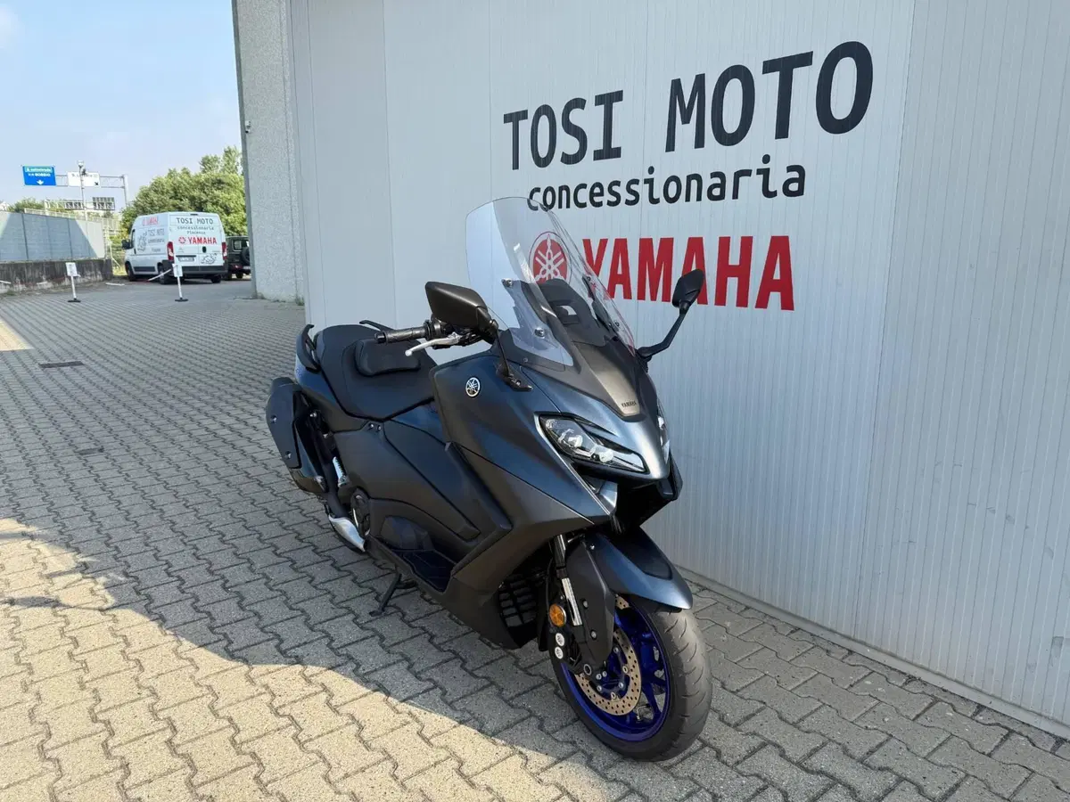 Yamaha T-Max 560 (2022 - 24) (2)