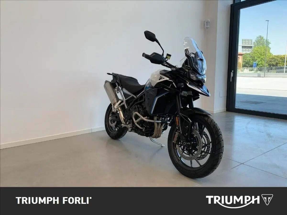 Triumph Tiger 900 Alpine Special Edition (2026) (2)