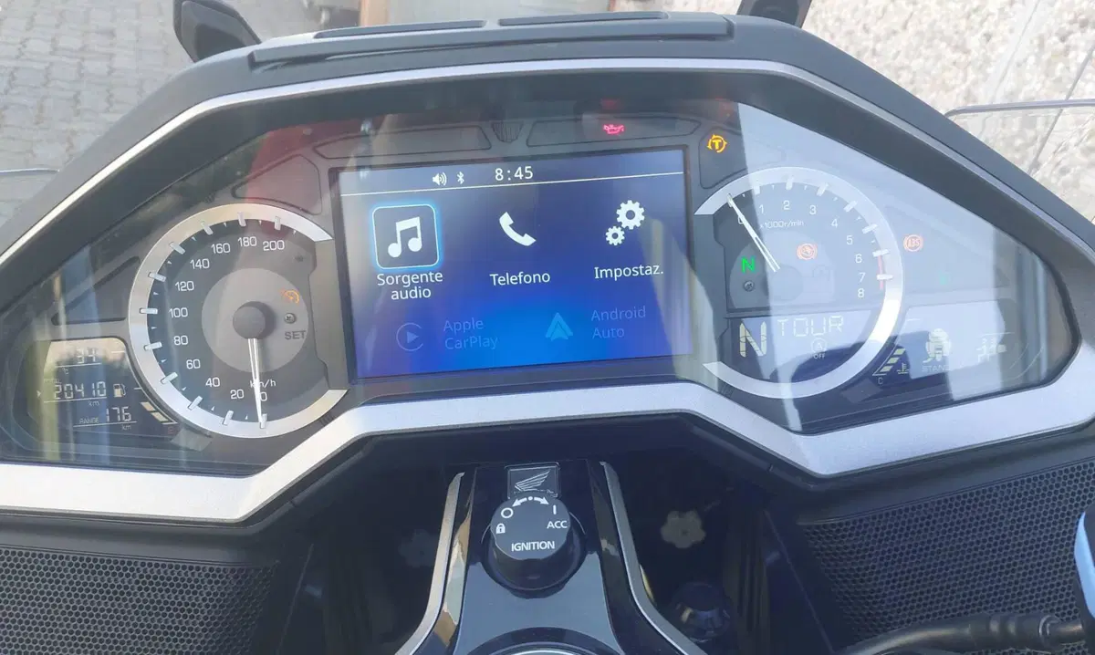 Honda GL 1800 Gold Wing Tour 50° Anniversario (2025 - 26) (4)